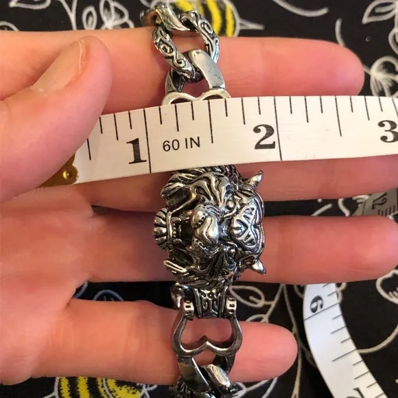 Silver Tone Tiger Head Bracelet - Picture 7 of 8